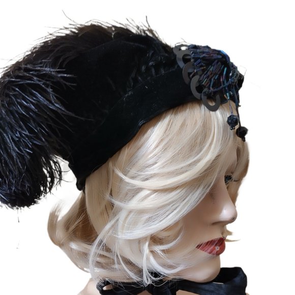 Antique Victorian / Edwardian Black Silk Velvet Beret with BEAUTIFUL Beadwork an